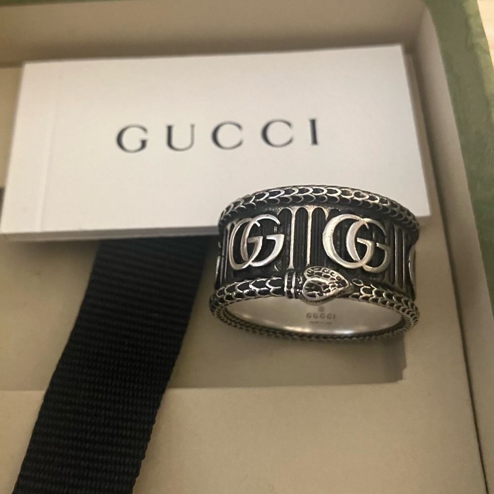Gucci Interlocking Double G Silver Snake Ring